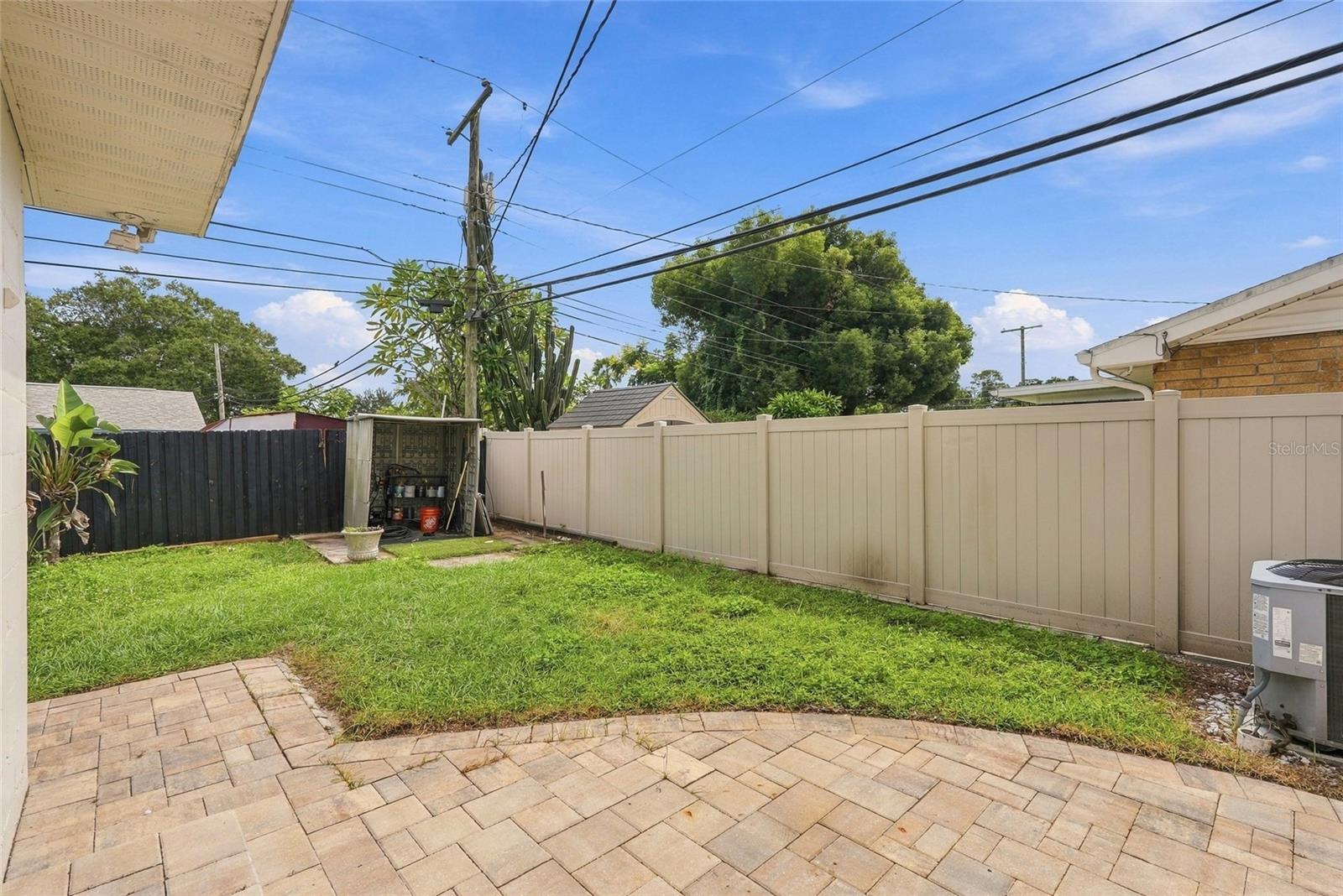 9727 GROVELAND ST — photo 32
