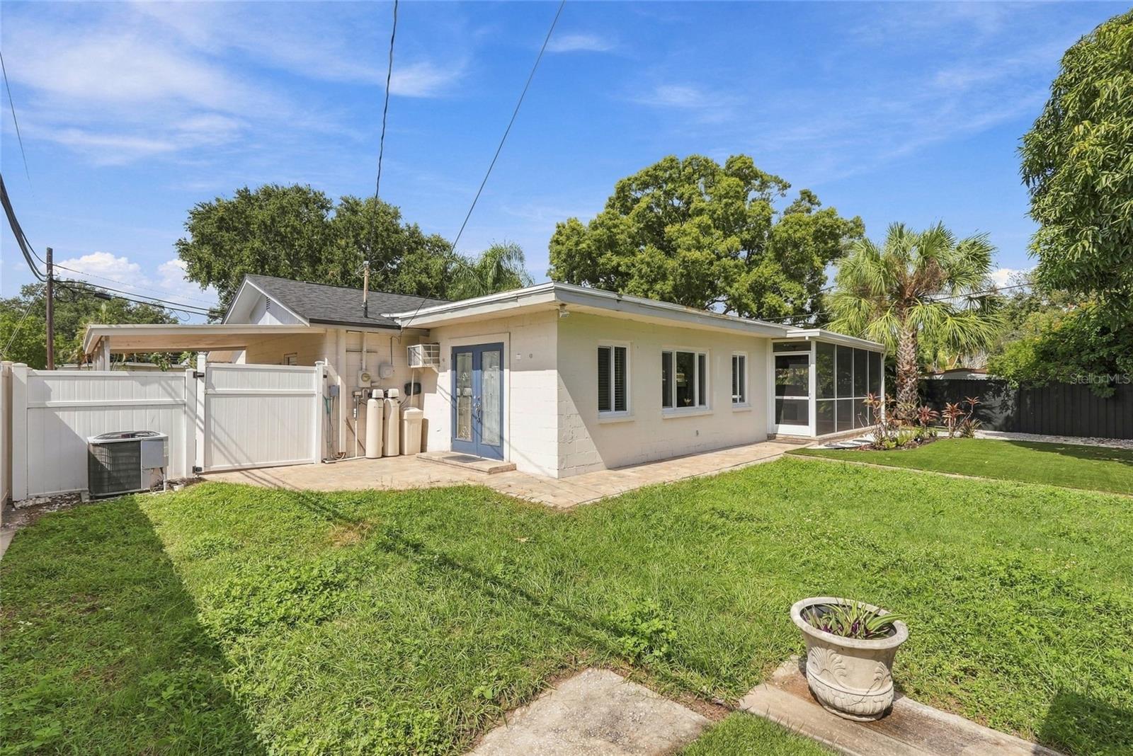 9727 GROVELAND ST — photo 34