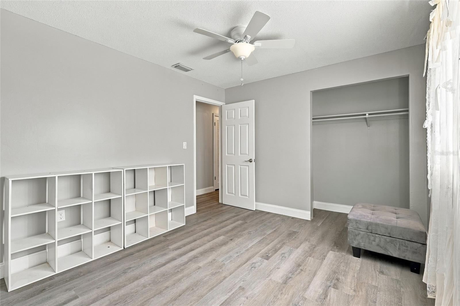9727 GROVELAND ST — photo 24