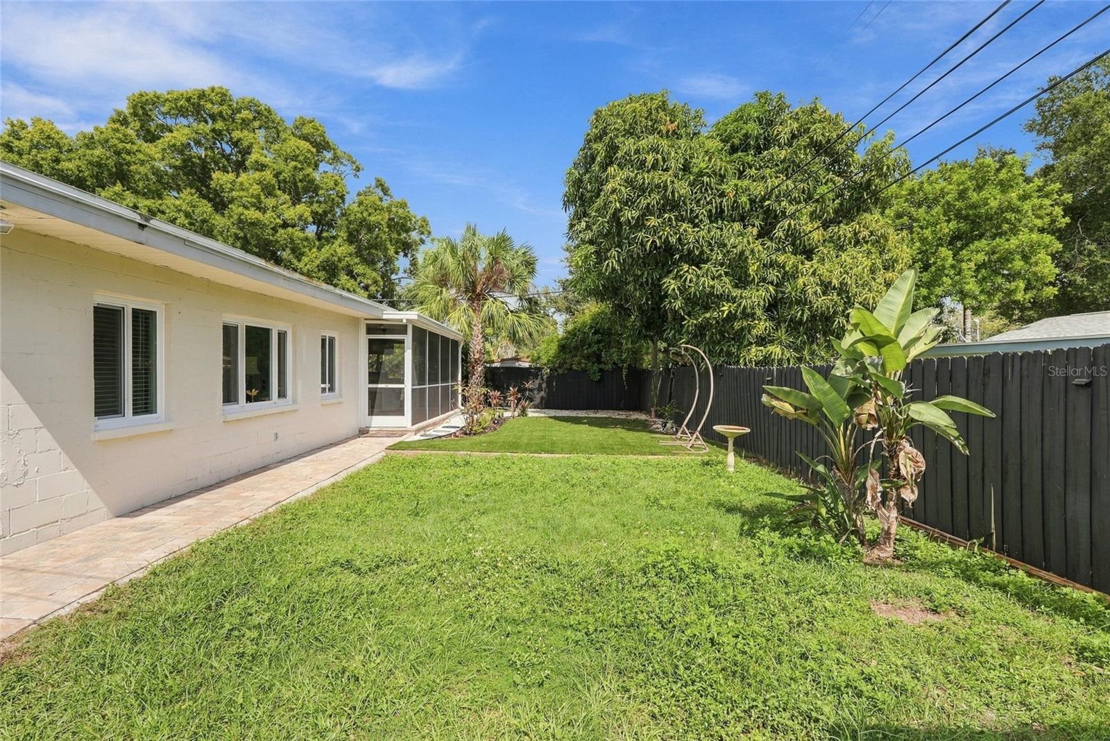 9727 GROVELAND ST — photo 35