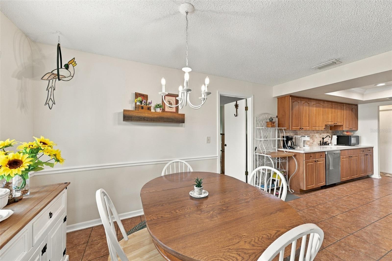 1611 WOODMAR DR — photo 25