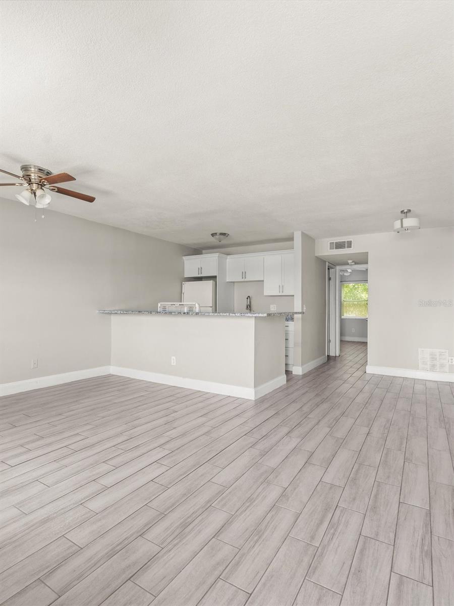 9105 W HILLSBOROUGH AVE #I204 — photo 23