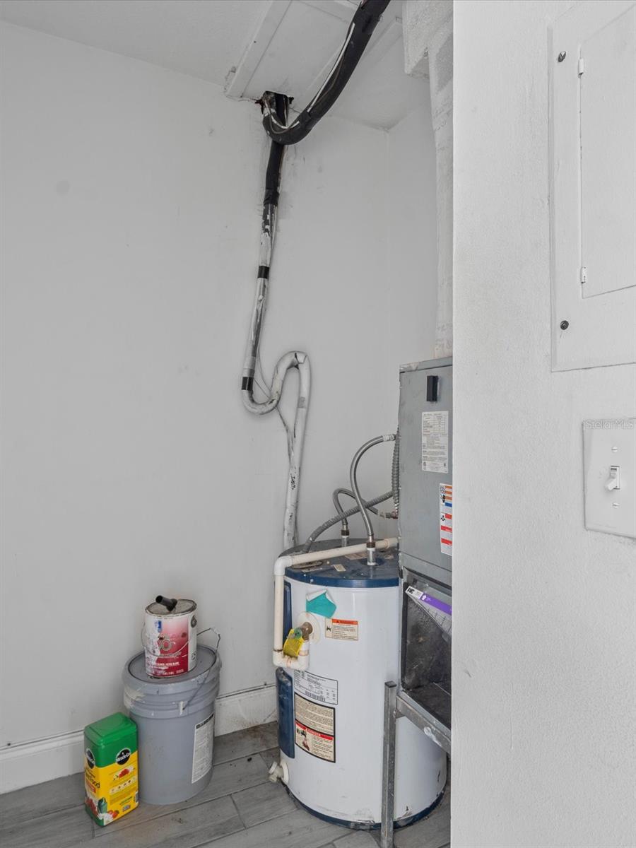 9105 W HILLSBOROUGH AVE #I204 — photo 7