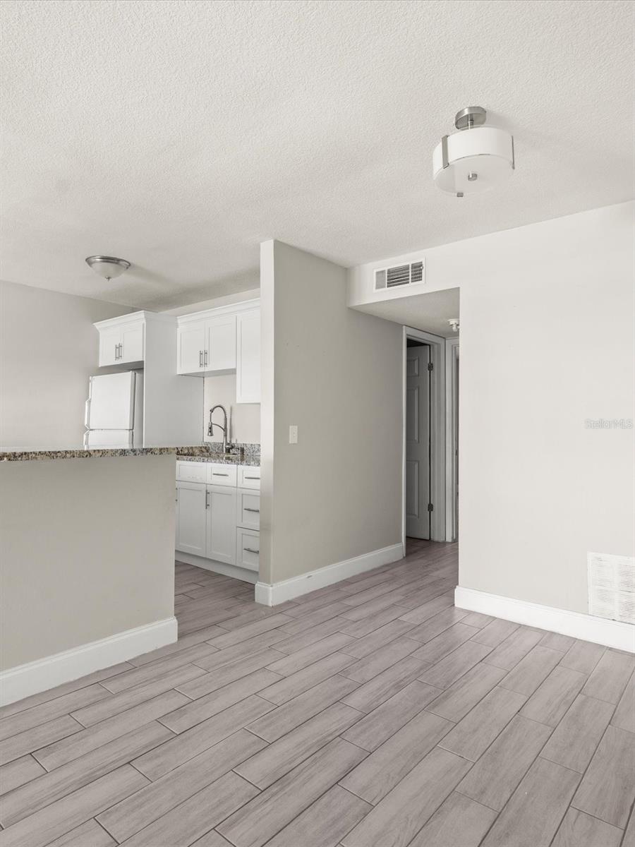 9105 W HILLSBOROUGH AVE #I204 — photo 11