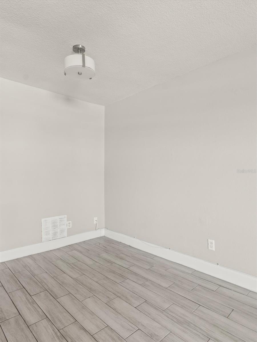 9105 W HILLSBOROUGH AVE #I204 — photo 12