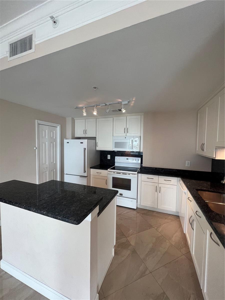 345 BAYSHORE BLVD #1007 — photo 8