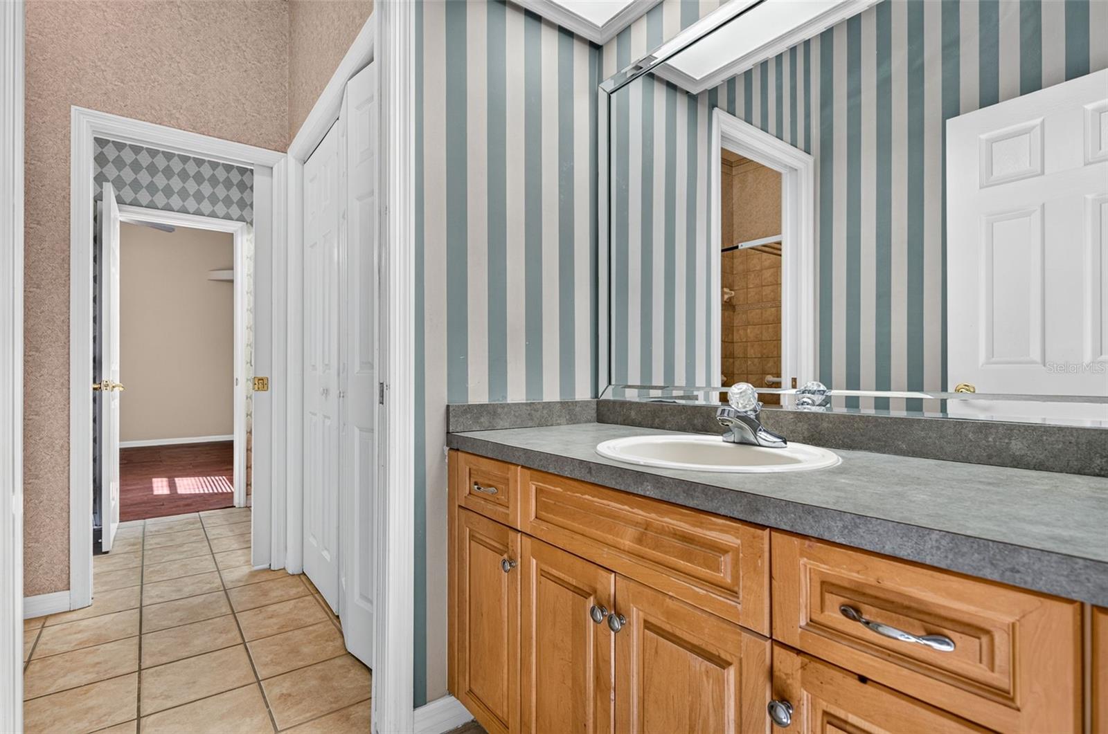 725 CITRUS WOOD LN — photo 38
