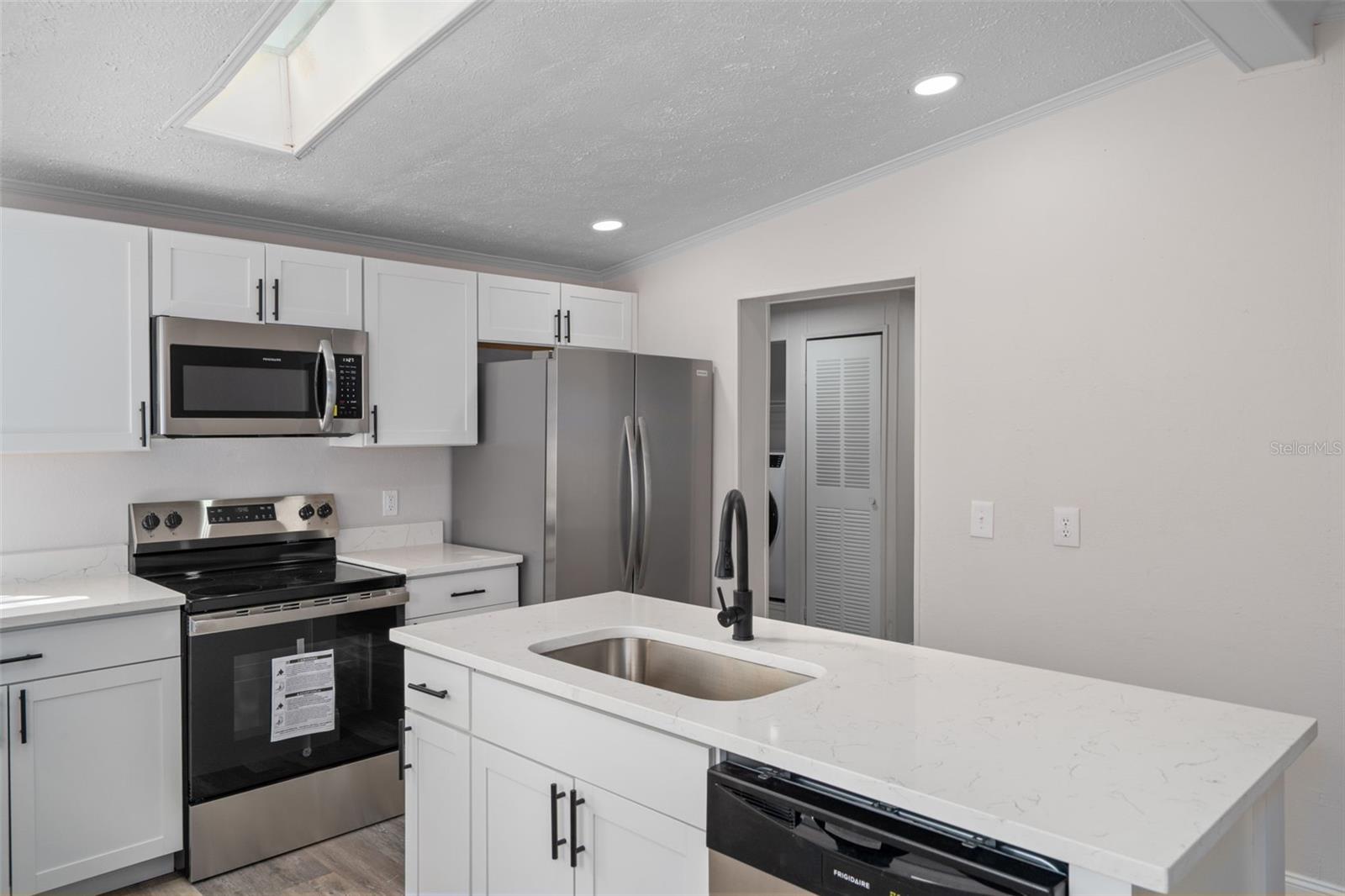 18446 EDGEWOOD DR — photo 22