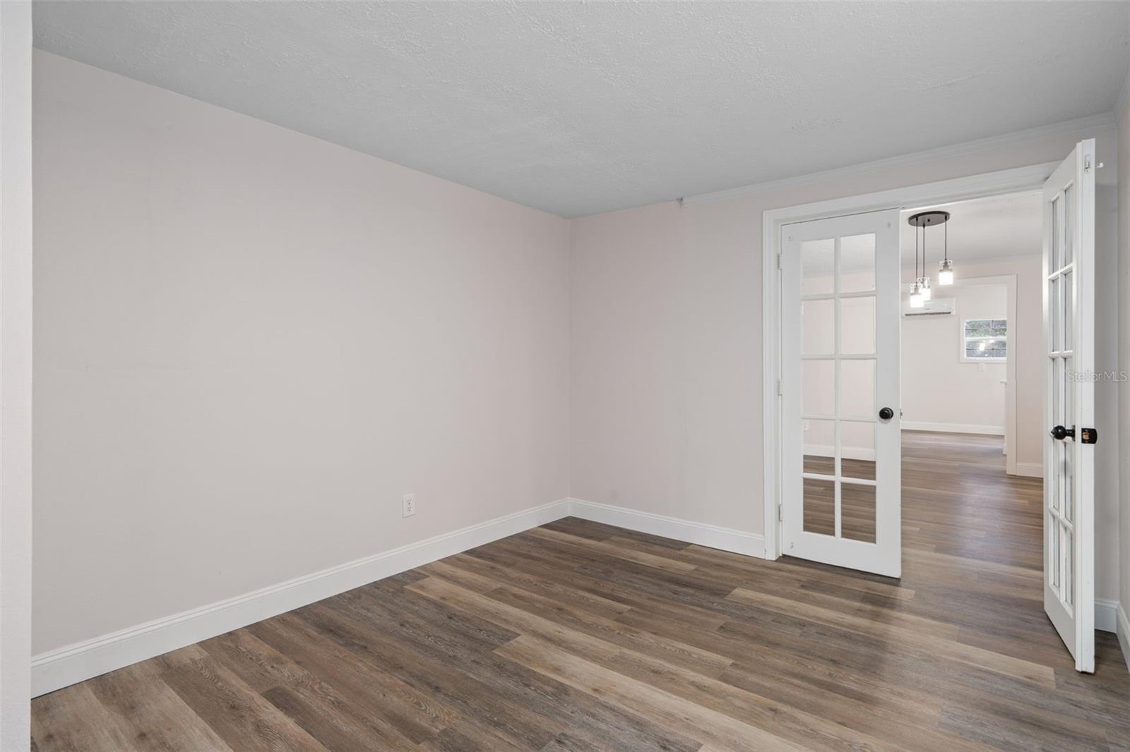 18446 EDGEWOOD DR — photo 37