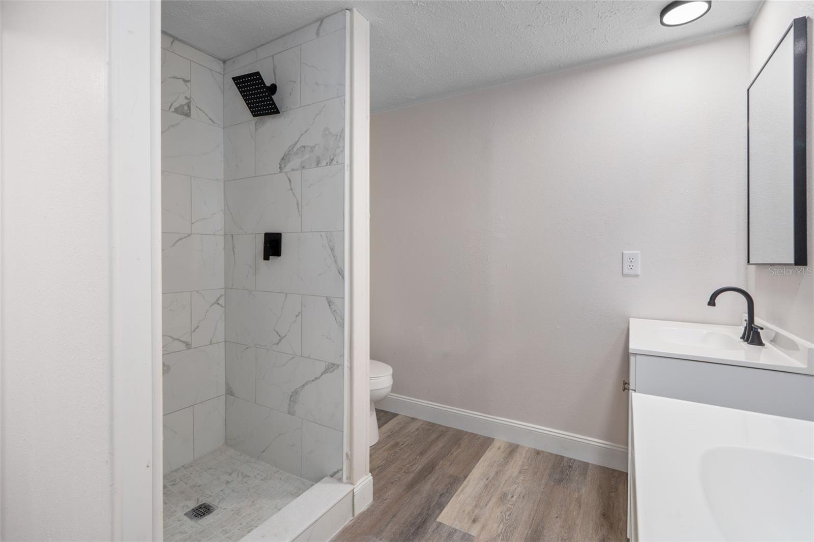 18446 EDGEWOOD DR — photo 35