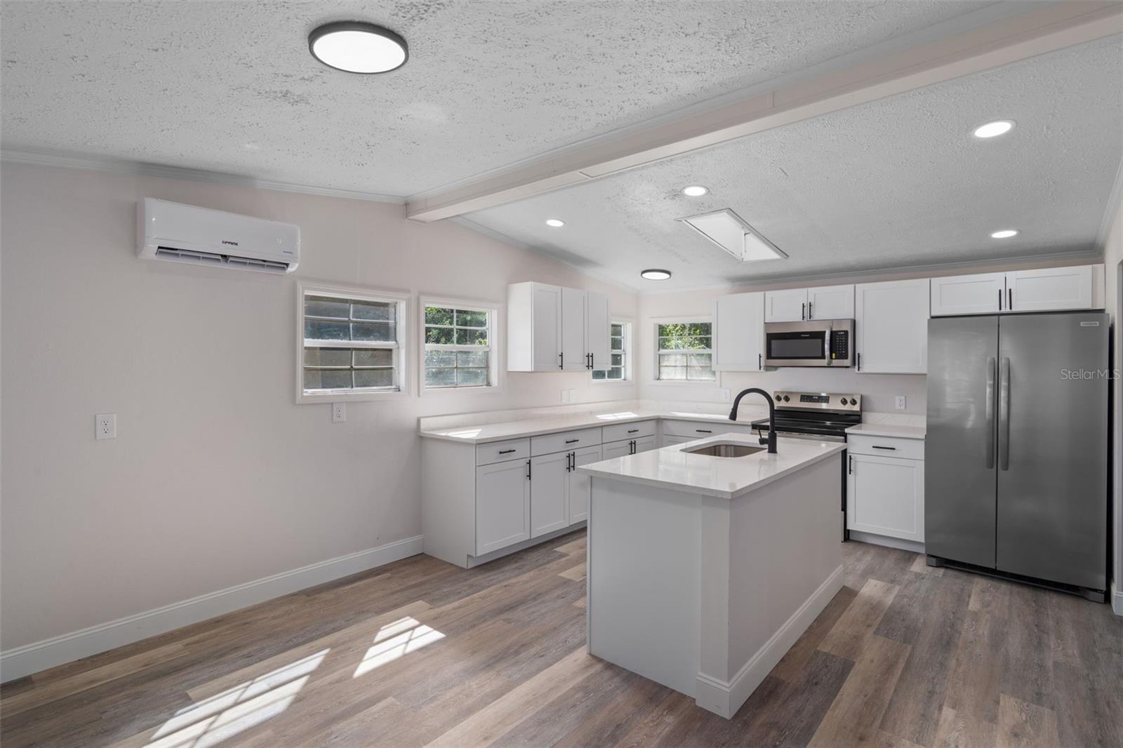 18446 EDGEWOOD DR — photo 18