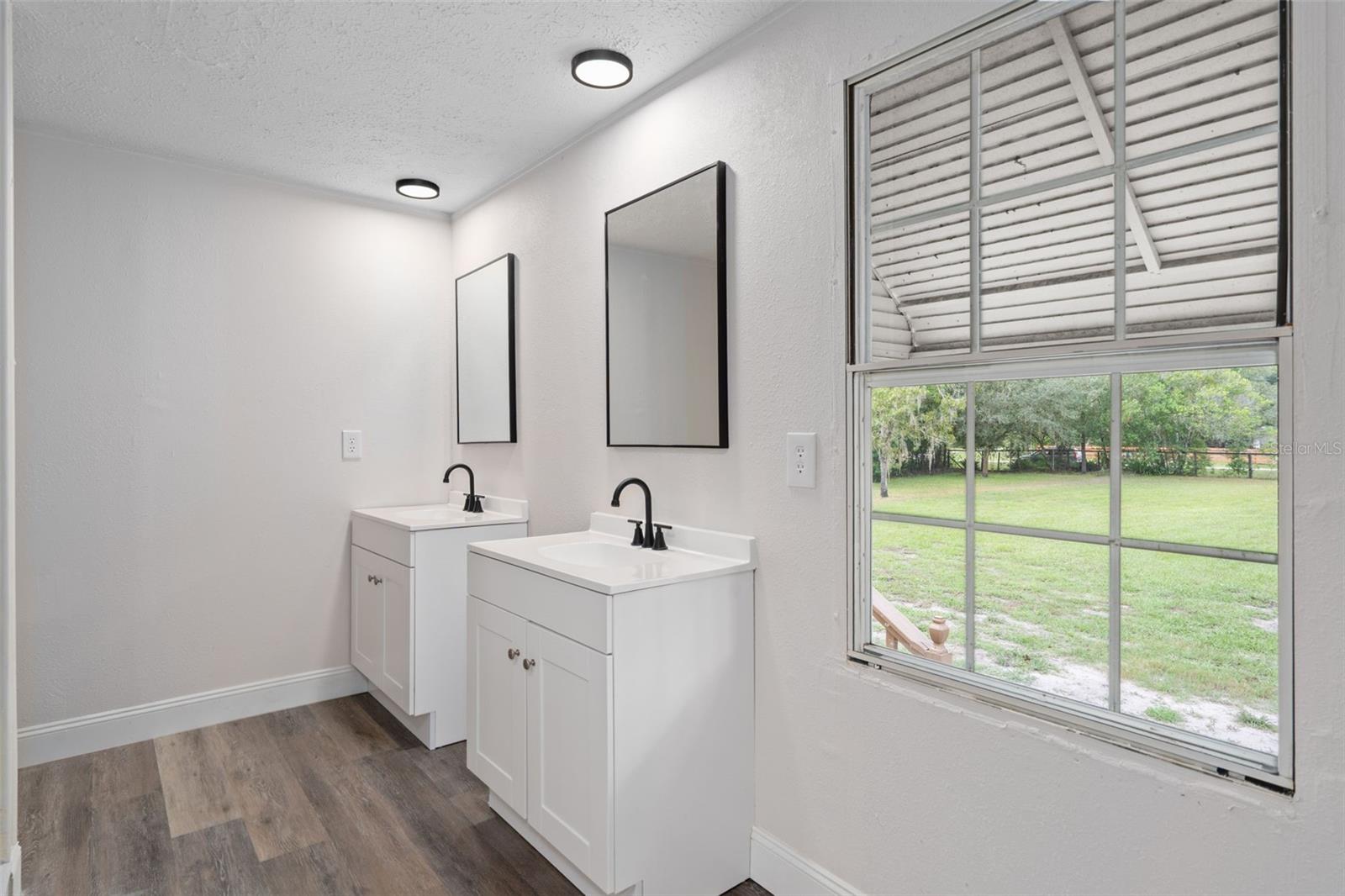18446 EDGEWOOD DR — photo 32