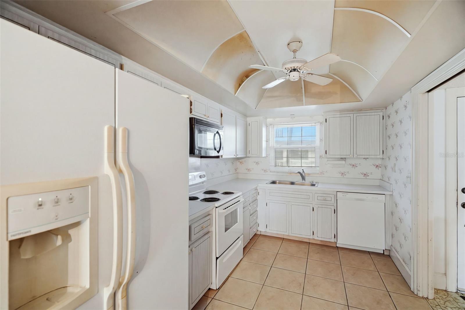 131 BLUFF VIEW DR #107 — photo 5