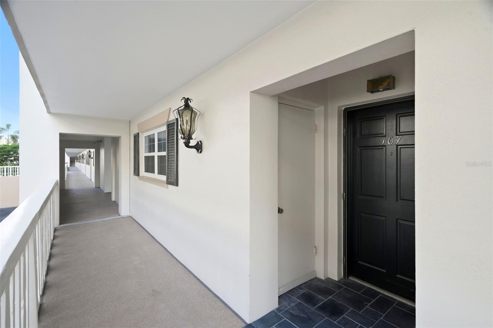 131 BLUFF VIEW DR #107 — photo 2
