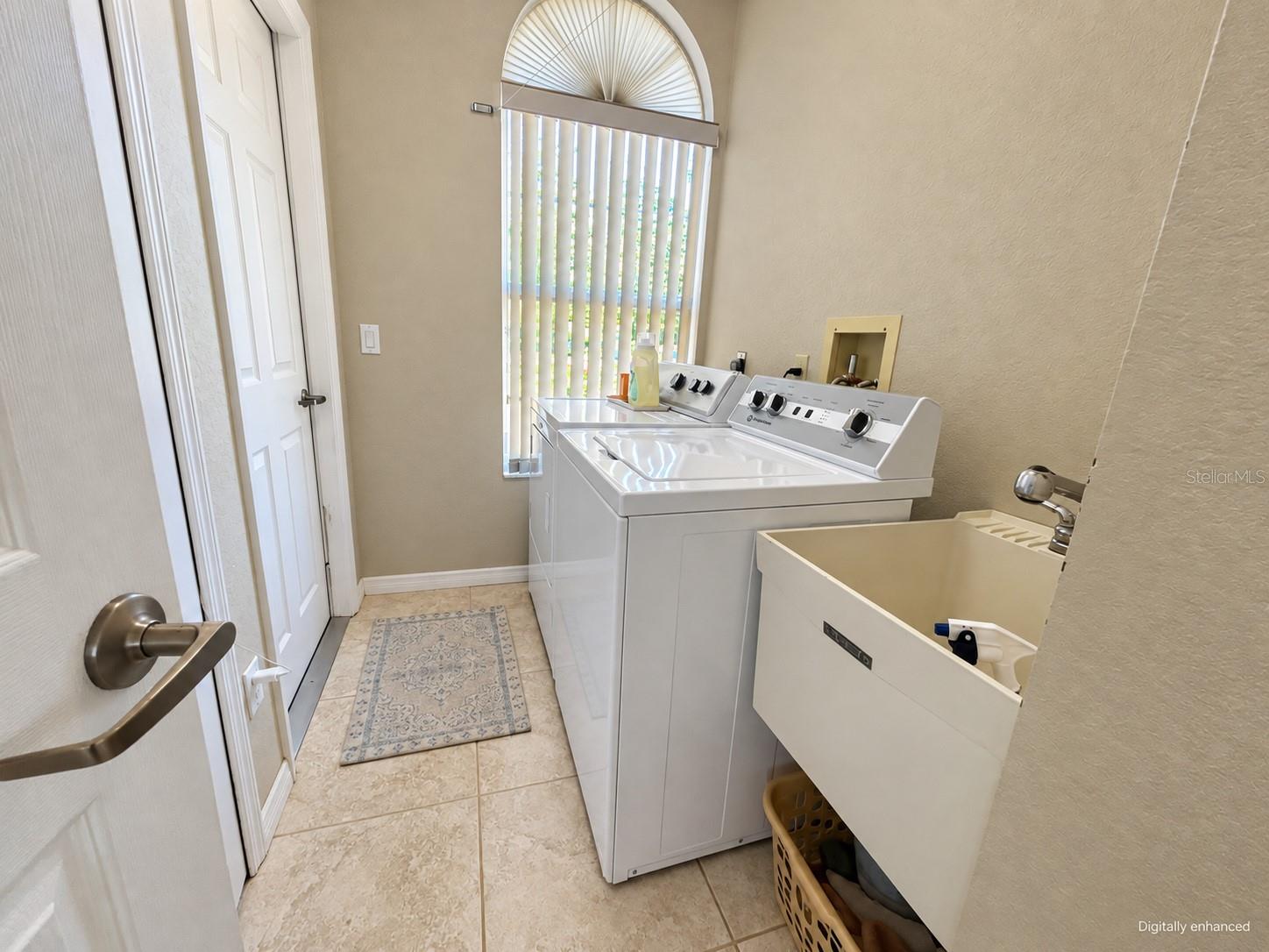 393 VISTA WOOD DR — photo 33