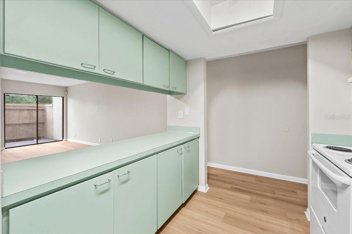 7903 CEDAR DR — photo 13
