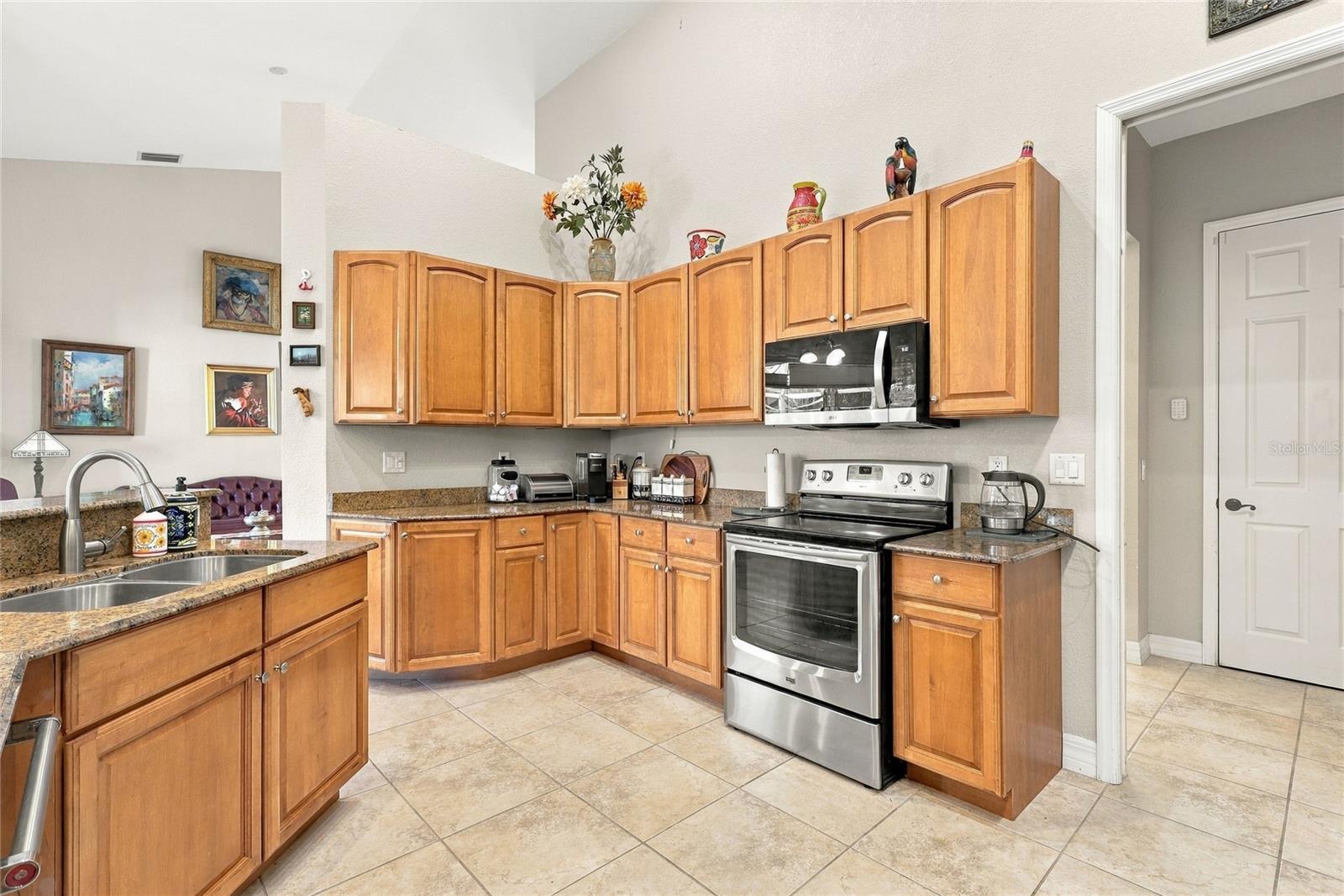 4364 SKYWAY AVE — photo 16