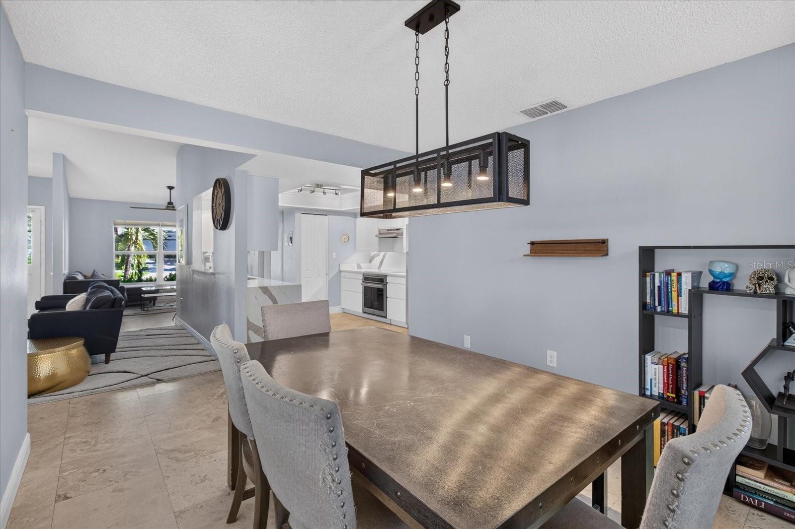 2406 COUNTRY TRAILS DR — photo 13