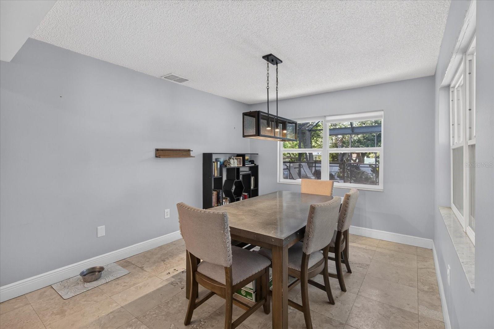 2406 COUNTRY TRAILS DR — photo 9