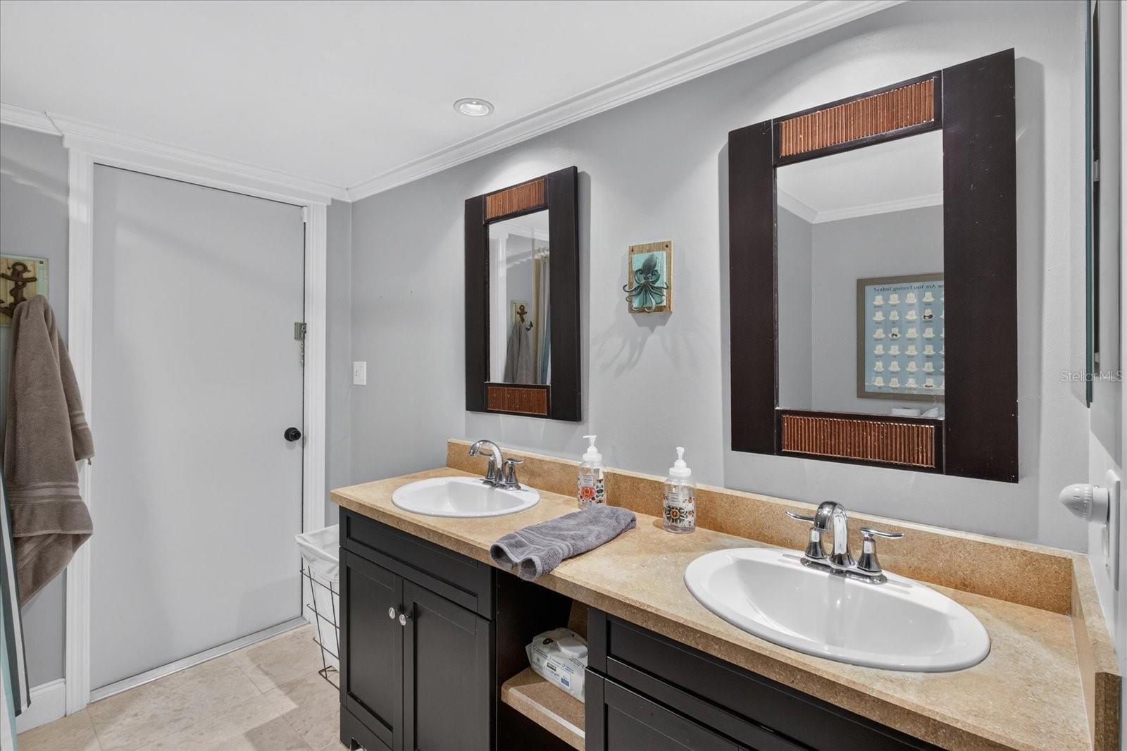 2406 COUNTRY TRAILS DR — photo 31