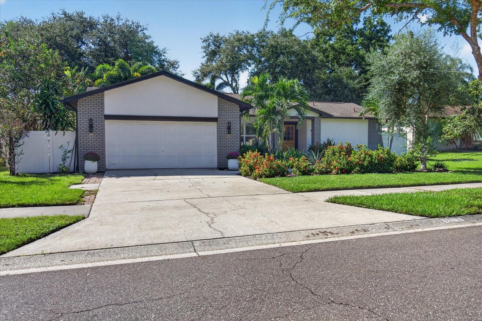 2406 COUNTRY TRAILS DR — photo 40