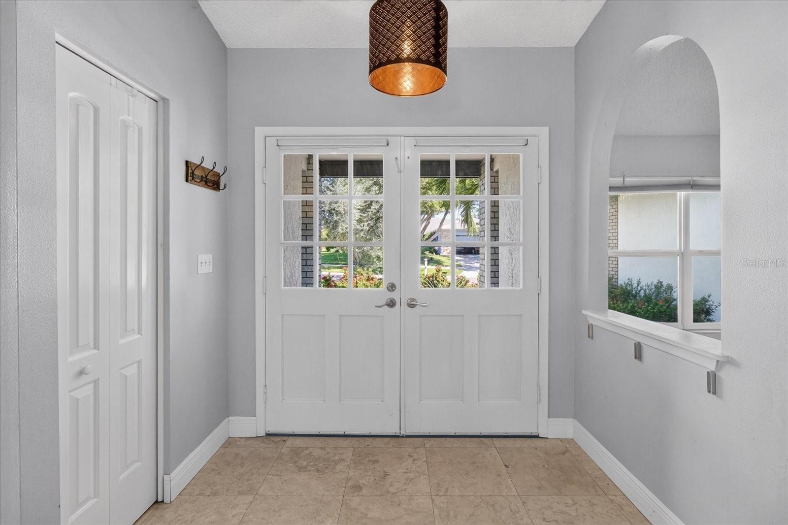 2406 COUNTRY TRAILS DR — photo 3