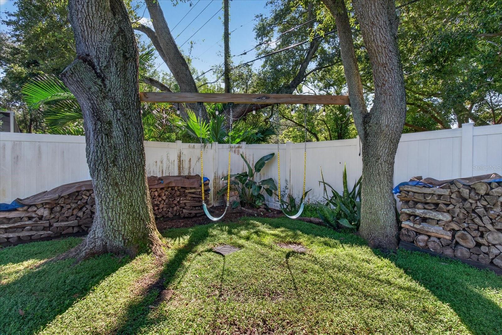 2406 COUNTRY TRAILS DR — photo 57