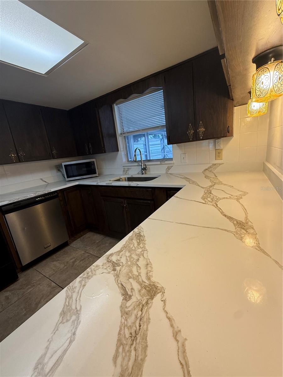 7320 KING ARTHUR DR — photo 6