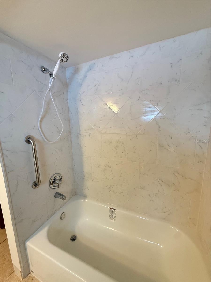 7320 KING ARTHUR DR — photo 9