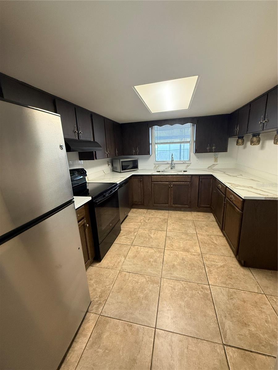 7320 KING ARTHUR DR — photo 4