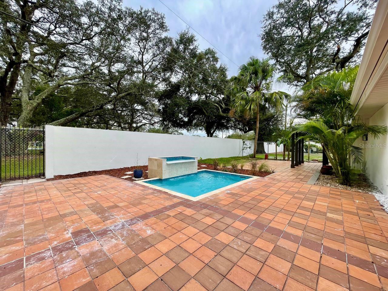 2328 FERN PL — photo 29