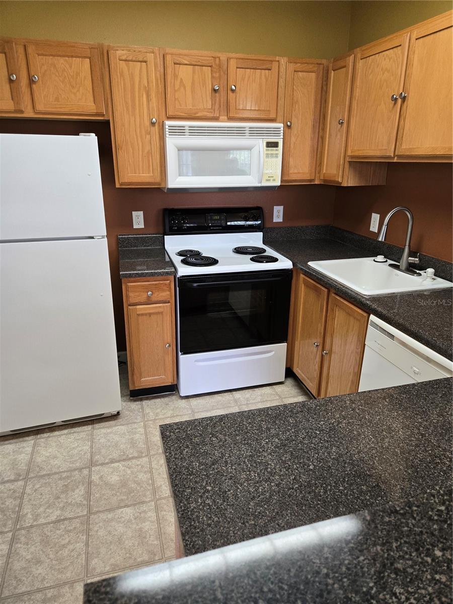 4802 51 ST W #1212 — photo 21