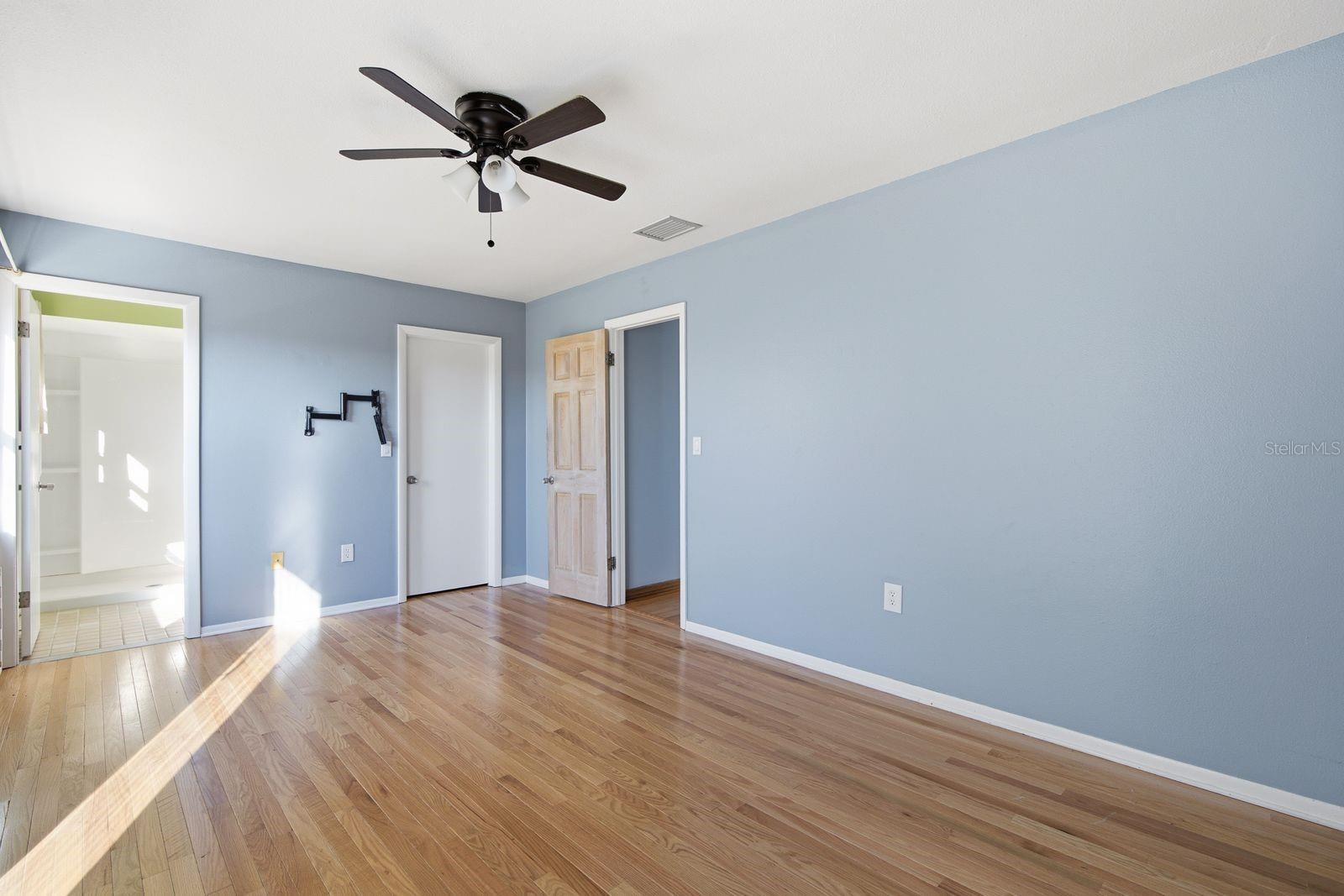 305 CRYSTAL BEACH AVE — photo 9