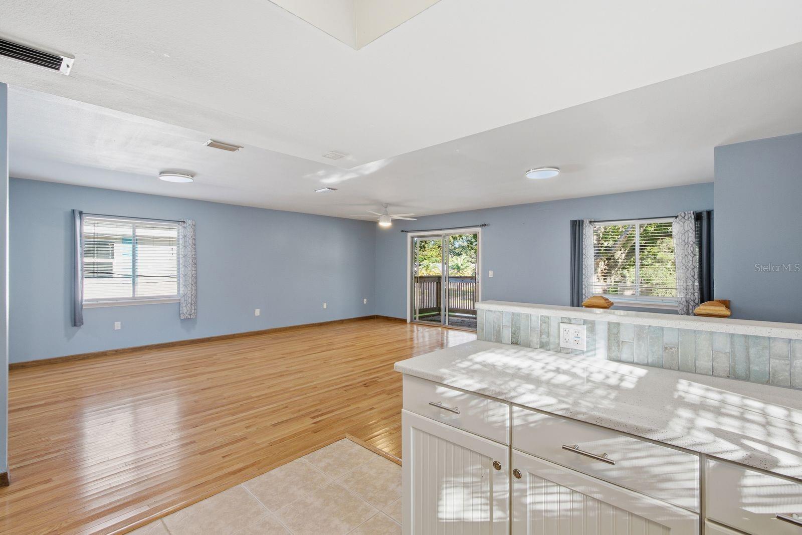 305 CRYSTAL BEACH AVE — photo 5