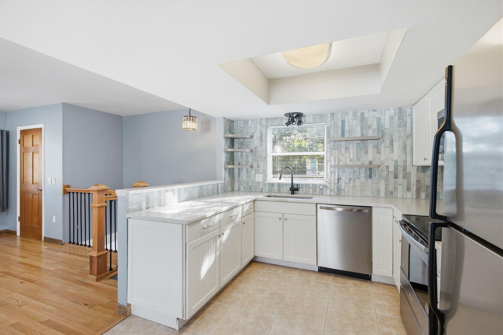 305 CRYSTAL BEACH AVE — photo 7
