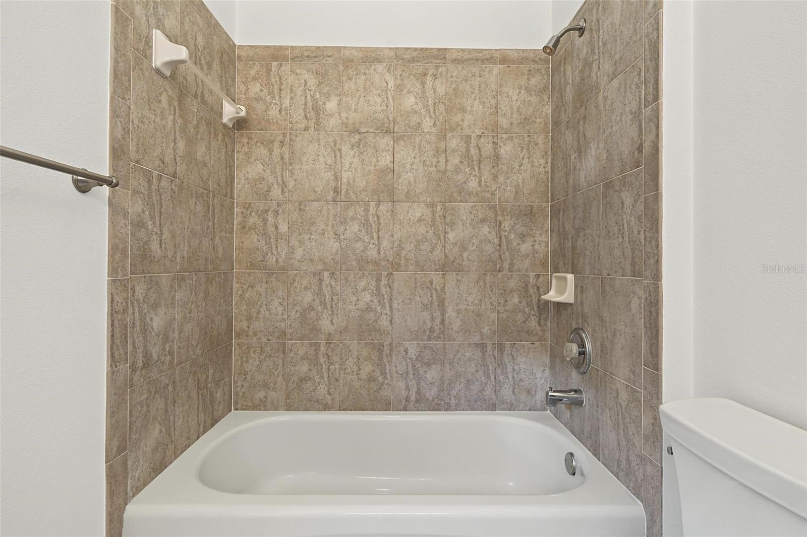 2126 BLUE BEECH CT — photo 32