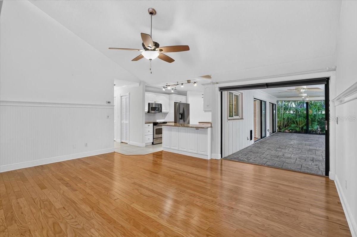 7604 19TH AVENUE DR W — photo 21
