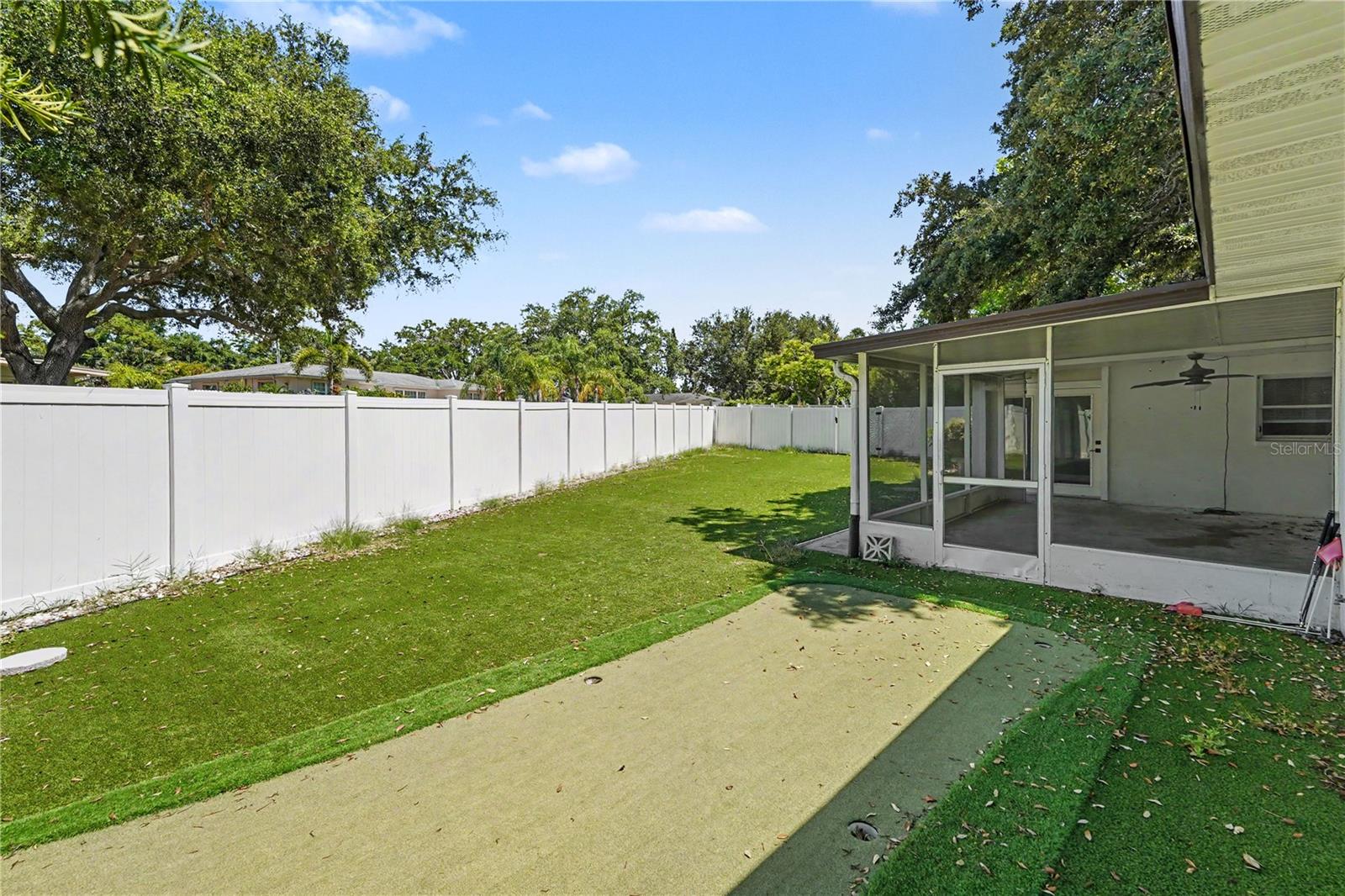 217 GARDEN CIR — photo 32