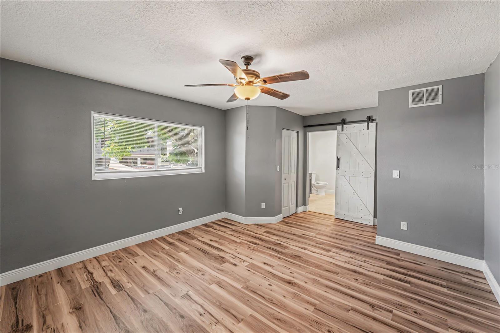 217 GARDEN CIR — photo 14