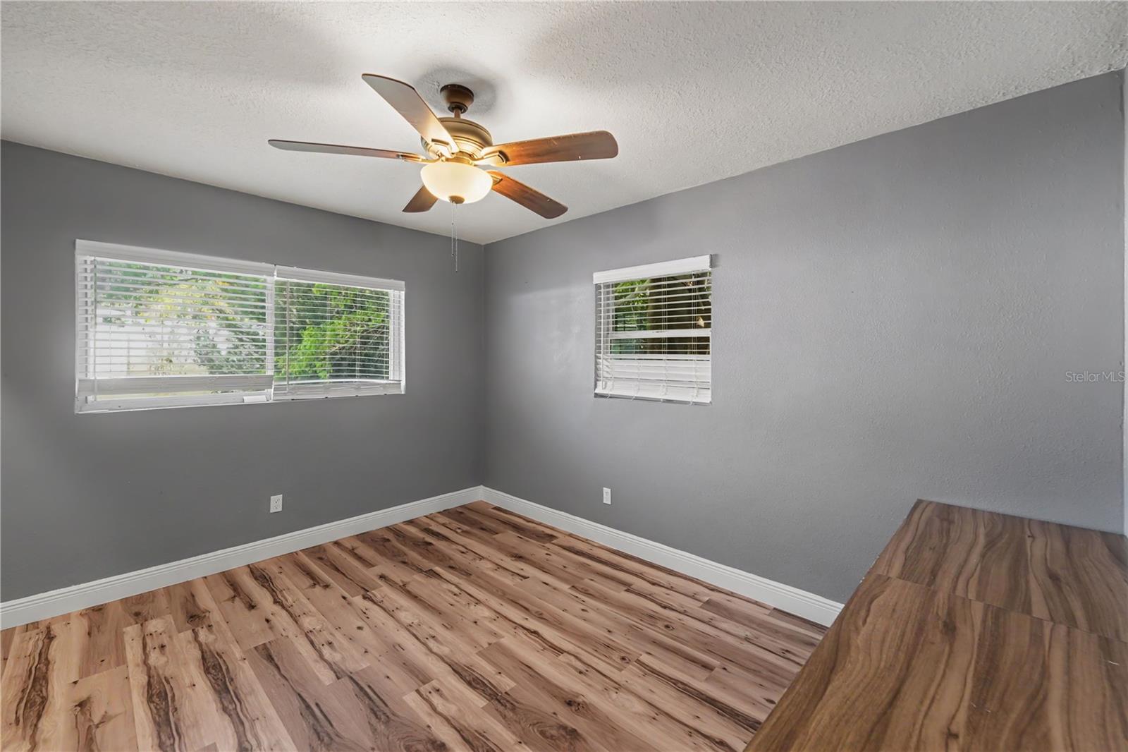 217 GARDEN CIR — photo 23