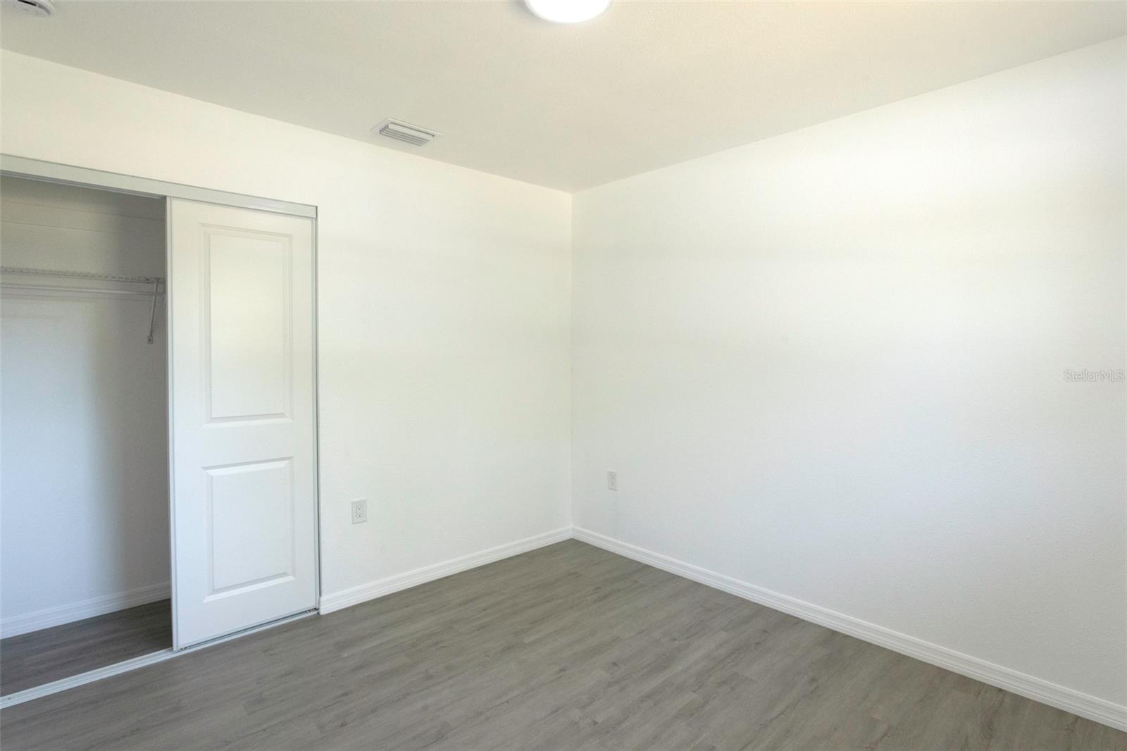 14820 ATLANTIC AVE — photo 10