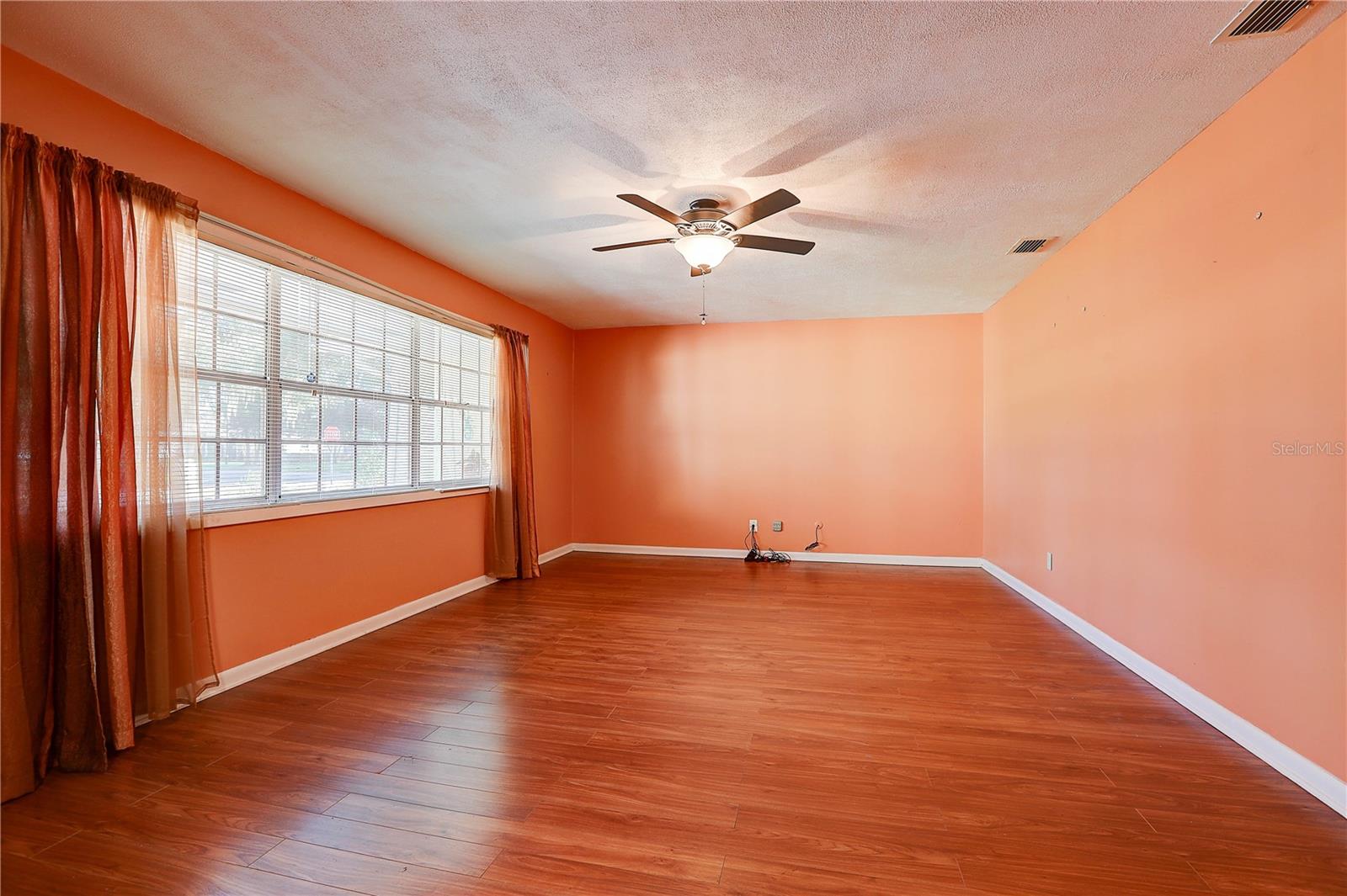 519 OAKHURST ST — photo 12