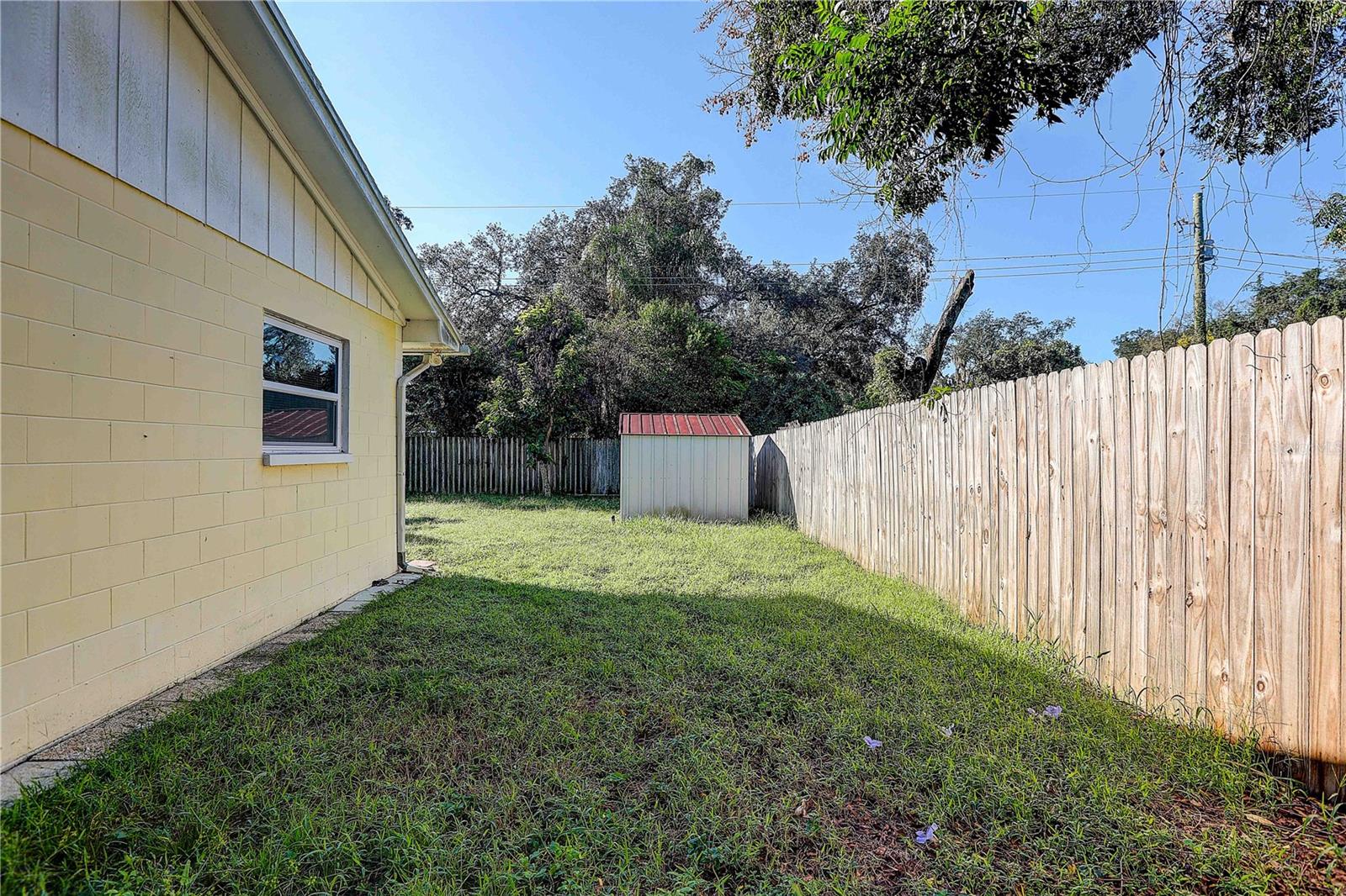 519 OAKHURST ST — photo 36