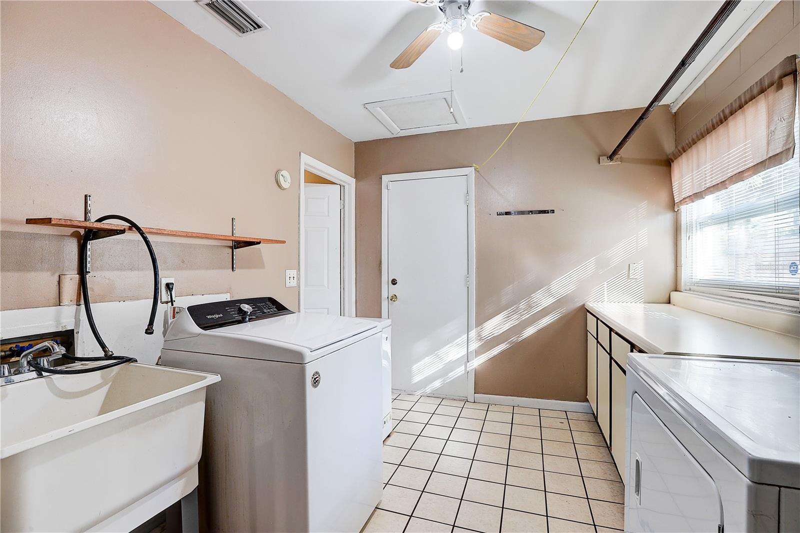 519 OAKHURST ST — photo 30