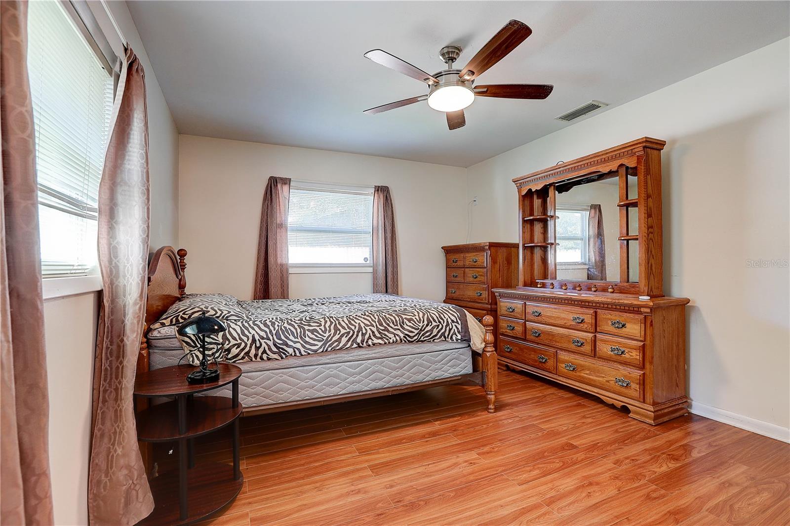 519 OAKHURST ST — photo 18
