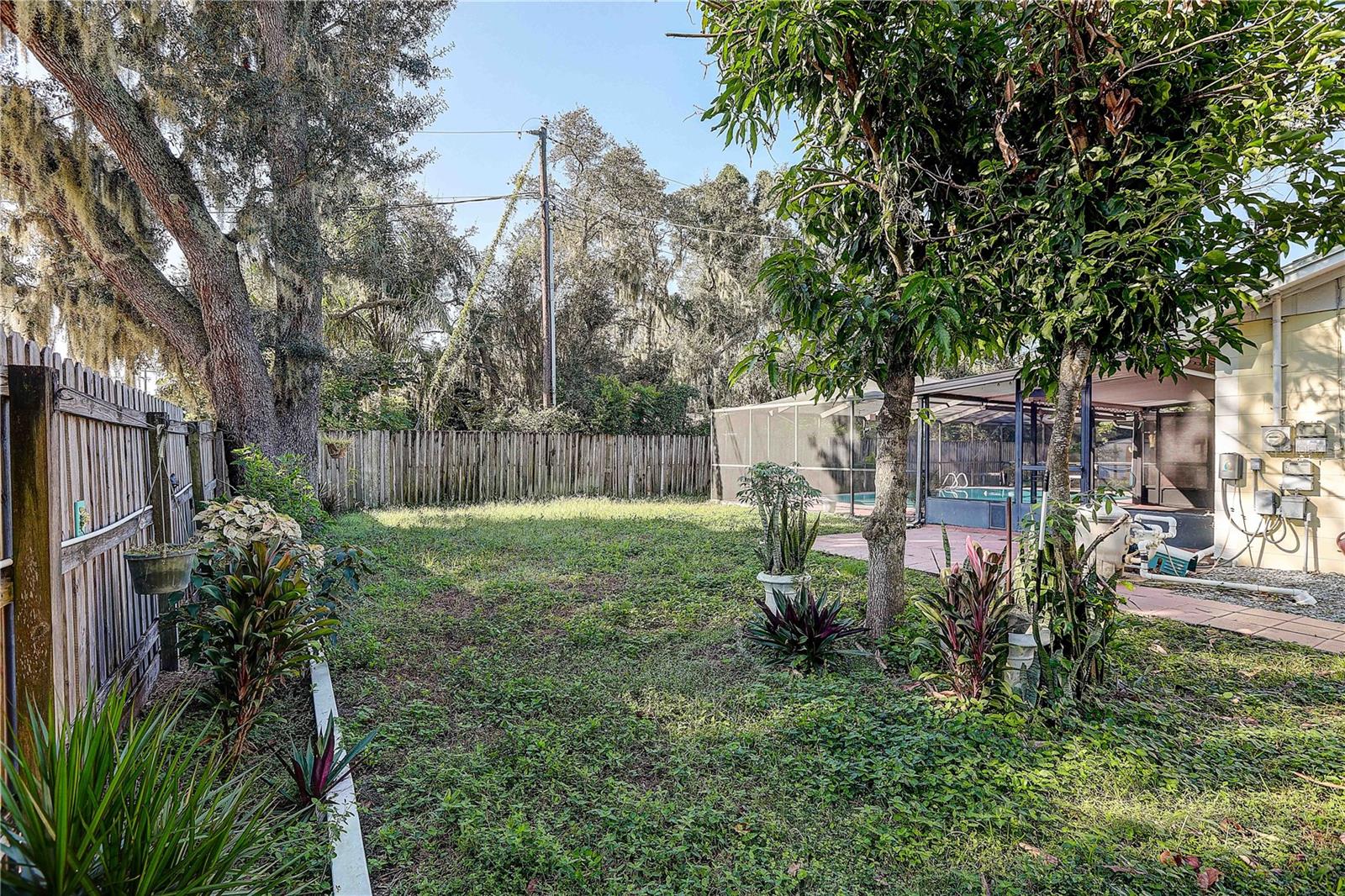 519 OAKHURST ST — photo 39