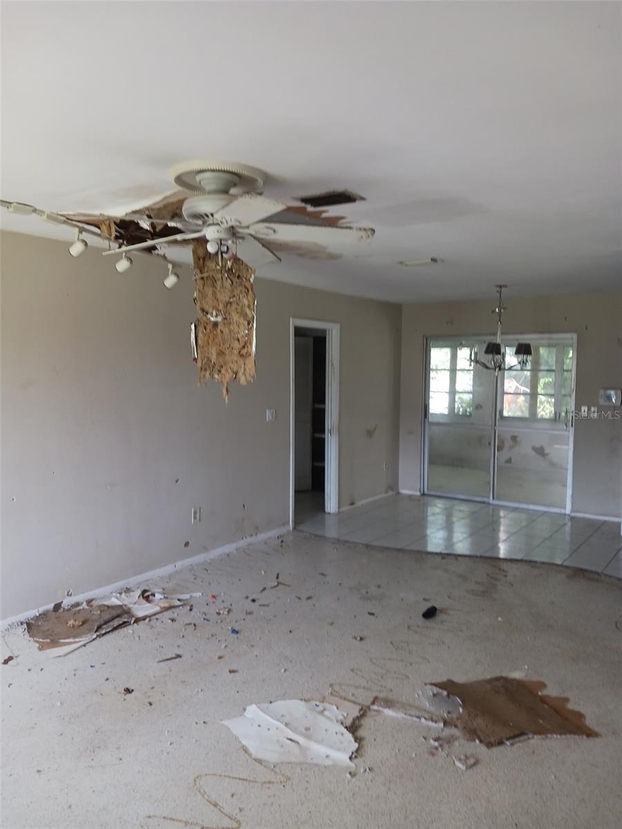 8402 FAY AVE — photo 8