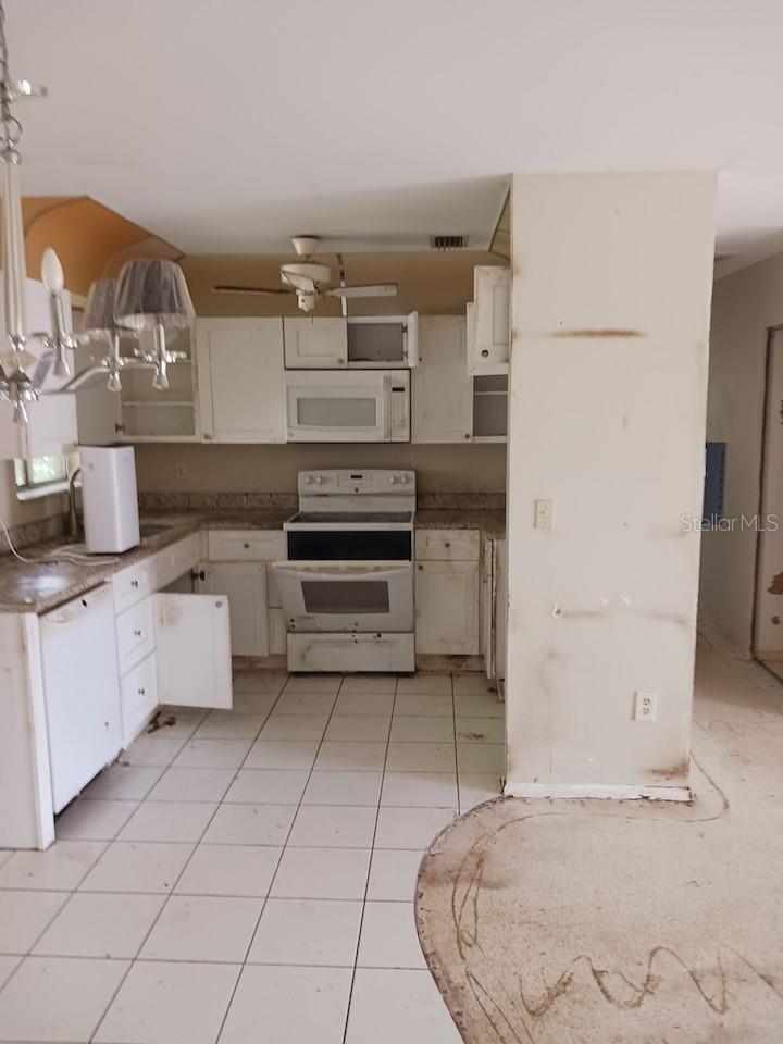 8402 FAY AVE — photo 9
