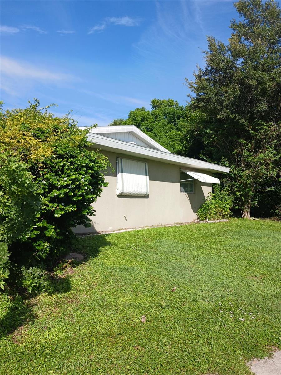 8402 FAY AVE — photo 3