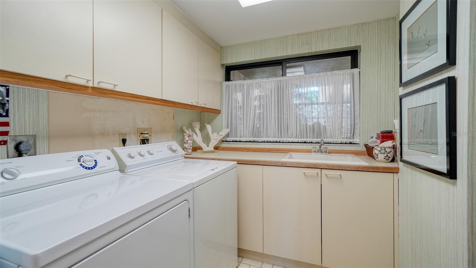 2110 HARBOURSIDE DR #523 — photo 36